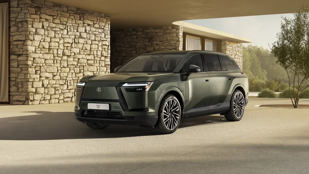 Lexus böyük və sürətli TZ krossoverini 