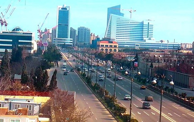Paytaxtın bir sıra küçə və prospektlərində 