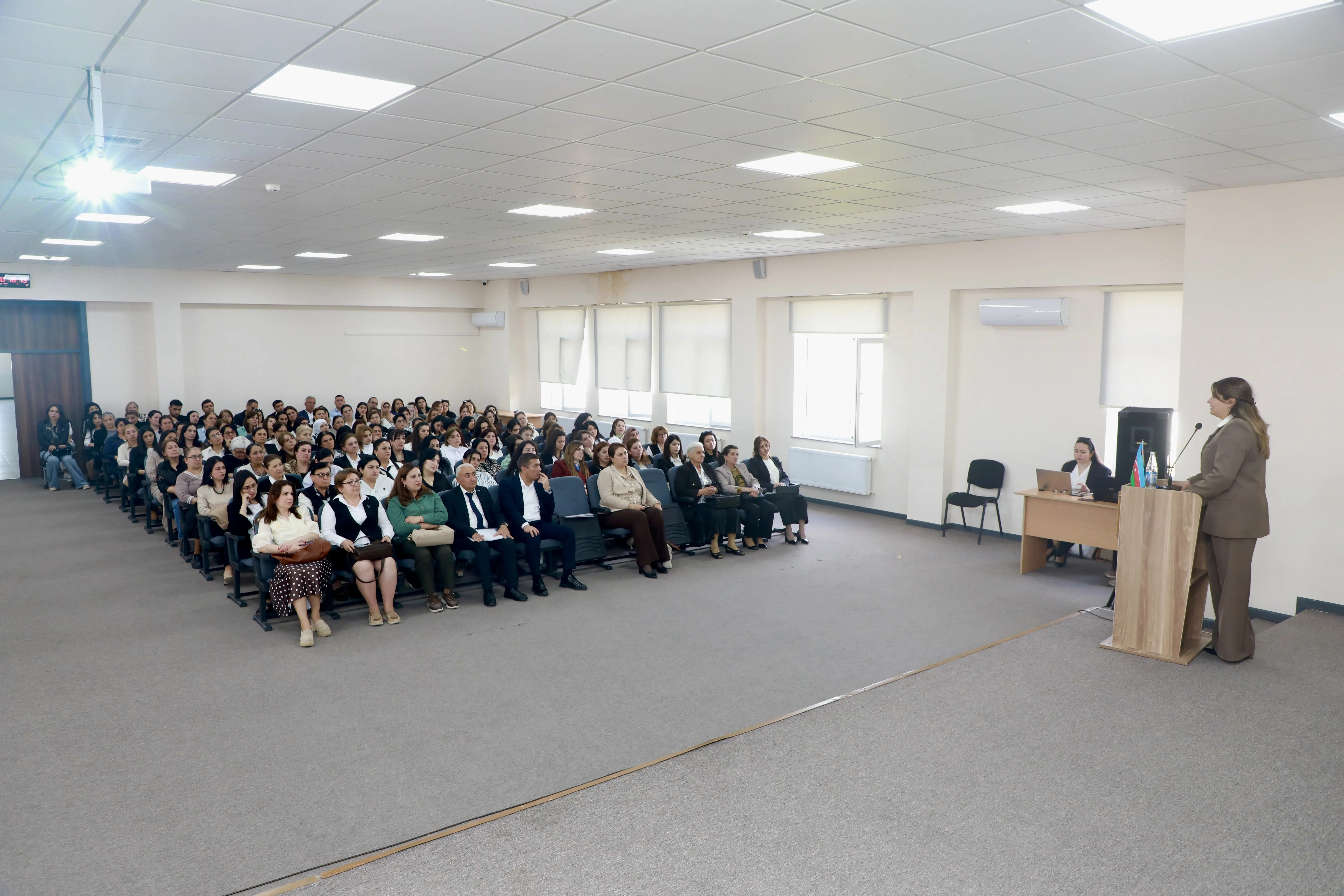 Regionlarda xarici dil müəllimləri üçün yeni imtahan modeli və yazı tələbi 