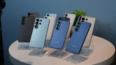 Samsung smartfonları kəskin 