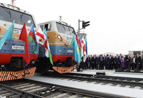 Bakı–Tbilisi–Qars dəmir yolu tam gücü ilə 