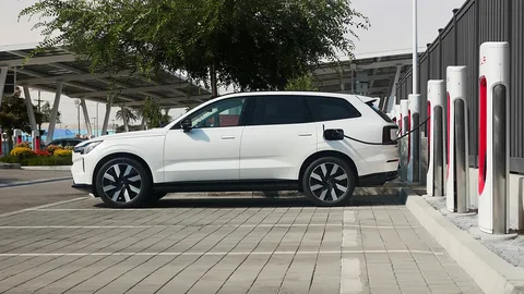 Volvo elektromobilləri üçün Tesla şarj şəbəkəsinə