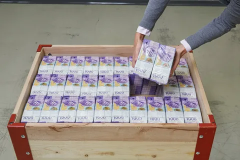 Avro təhlükəsiz sığınacaq valyutasına 
