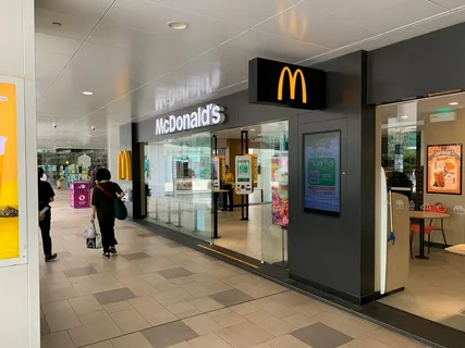McDonald’s Honq-Konqdakı restoranını 