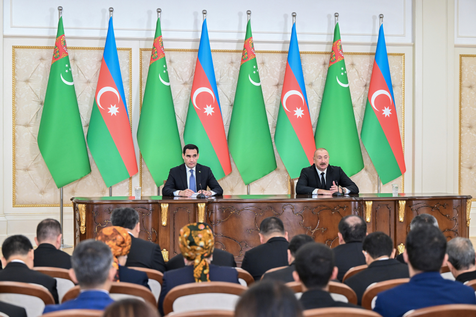 Azərbaycan və Türkmənistan prezidentləri mətbuata bəyanatlarla 