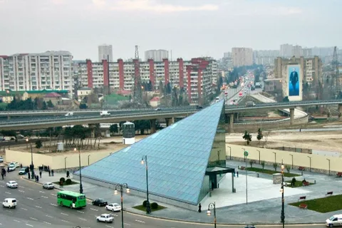 “Koroğlu” metrosu ətrafında 