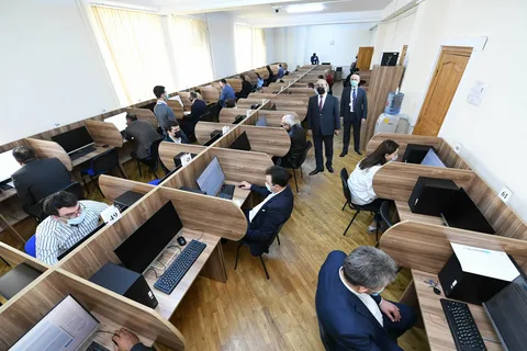 Notariat fəaliyyəti üçün test imtahanının vaxtı və yeri 