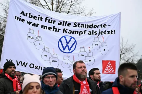 “Volkswagen”də həmkarlar ittifaqı zavodların bağlanmasına 