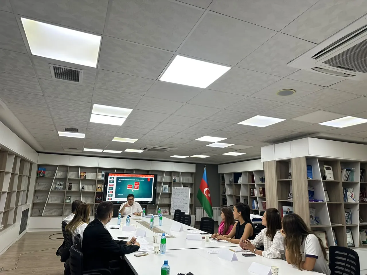 “Ünsiyyət bacarıqlarının inkişafı” mövzusunda 
