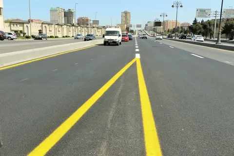 Bakının bir sıra küçələrində yol təmiri işlərinə