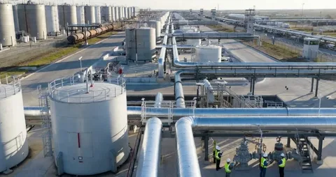 Ölkələr bazara yeni strateji neft ehtiyatları 