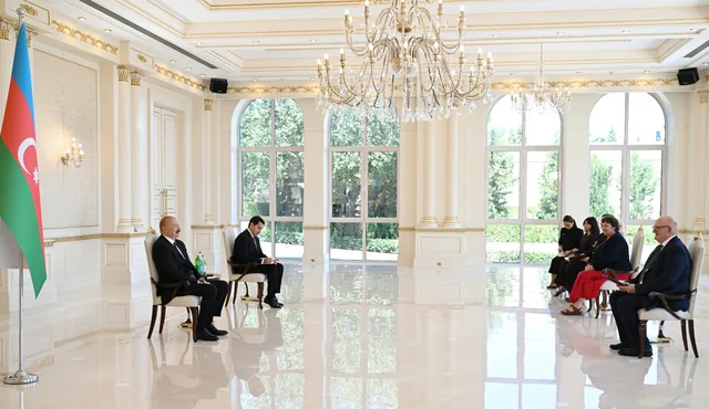 Prezident İlham Əliyev Böyük Britaniyanın Azərbaycana yeni təyin olunmuş 