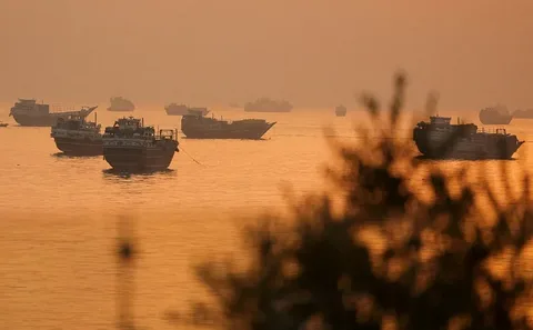 ABŞ Hörmüz boğazından neft daşınması üçün 