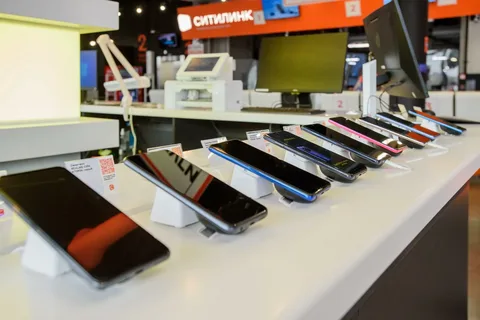 Avropada smartfon satışları kəskin şəkildə 