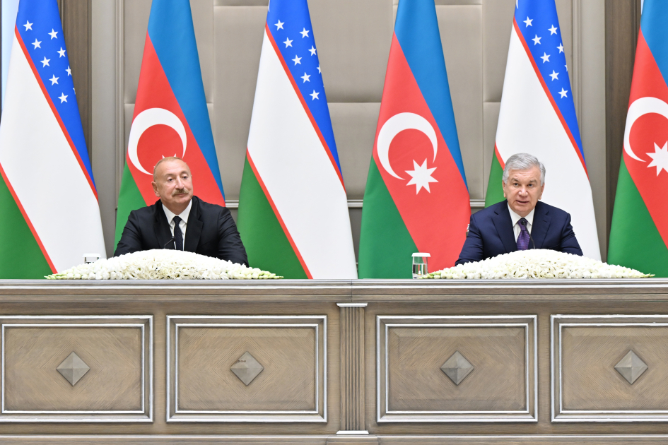 Azərbaycan və Özbəkistan prezidentləri mətbuata bəyanatlarla 