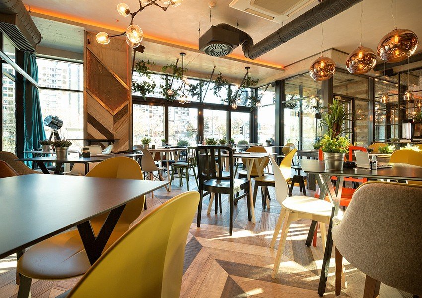 Kafe və restoranlarda gündəlik 