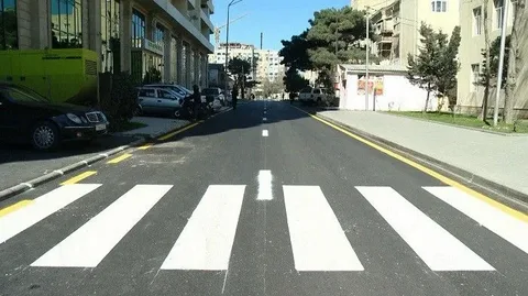 Bakının bir sıra yollarında hərəkət