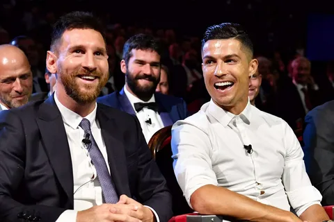 Messi və Ronaldo Karlos Tevesin vida matçında eyni komandada 