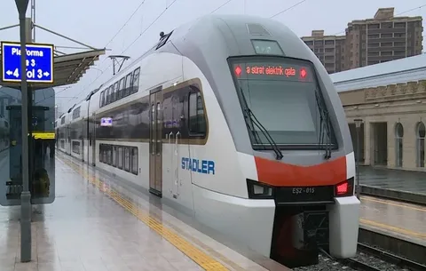 Bu gündən şəhərətrafı qatarların 