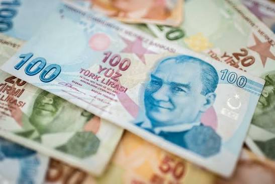Türkiyə lirəsi dollara qarşı ən çox 