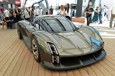 Porsche flaqman modellərinin qiymətini 20 faiz 