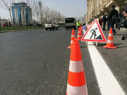 Binəqədi şossesində hərəkət müvəqqəti 