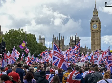 Britaniyada miqrasiya siyasətinin sərtləşdirilməsi xidmət sektorunu 