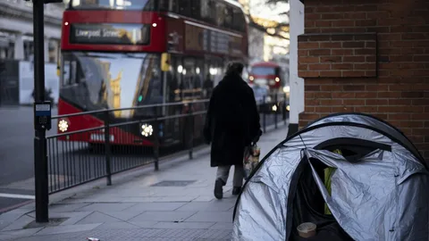 Böyük Britaniya evsizliyə qarşı mübarizəyə əlavə 