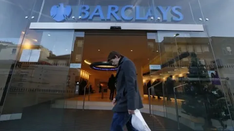 "Barclays"  5 min əməkdaşını 