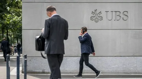 "UBS" İsveçrədən köçərsə, 12 minədək iş yeri 